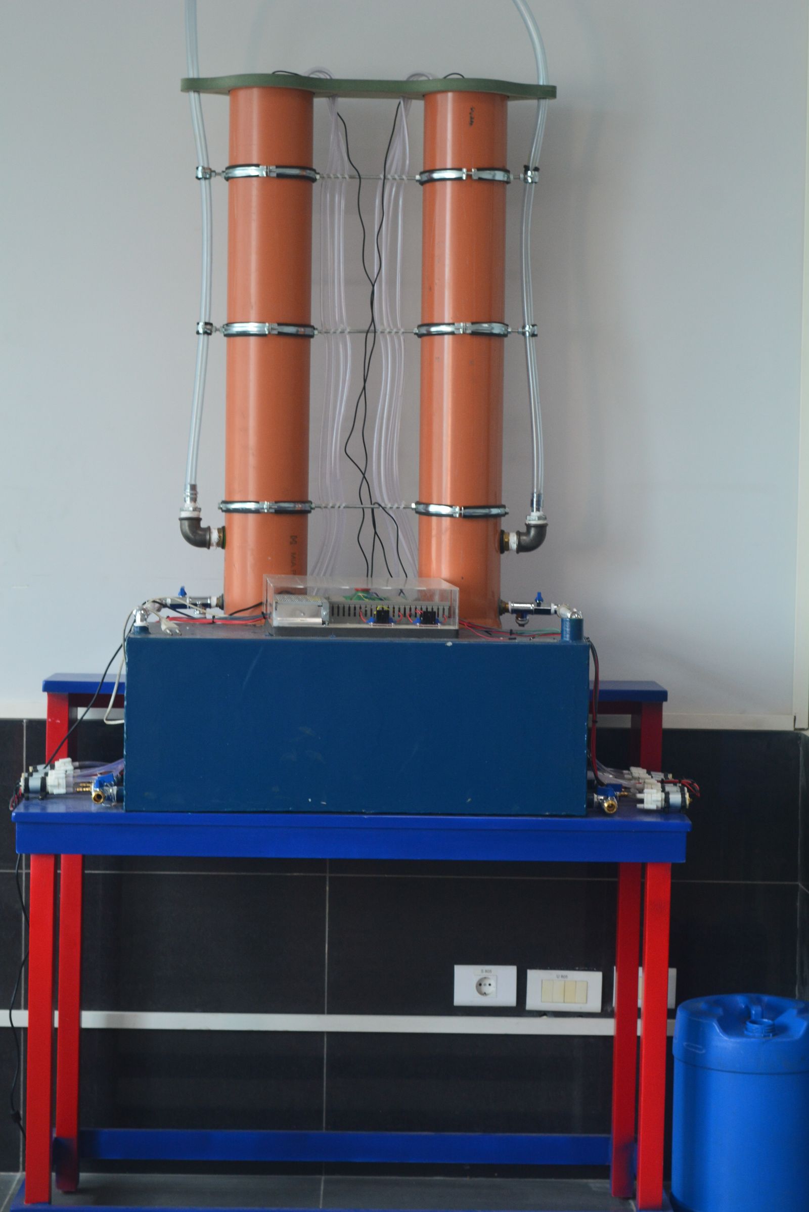 Coupled two-tank rig, sensors