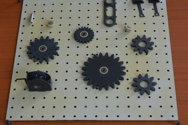 Gear and pulley kit, view 4