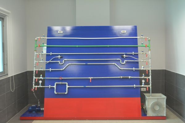 Fluid friction apparatus, wider view of the lab installation