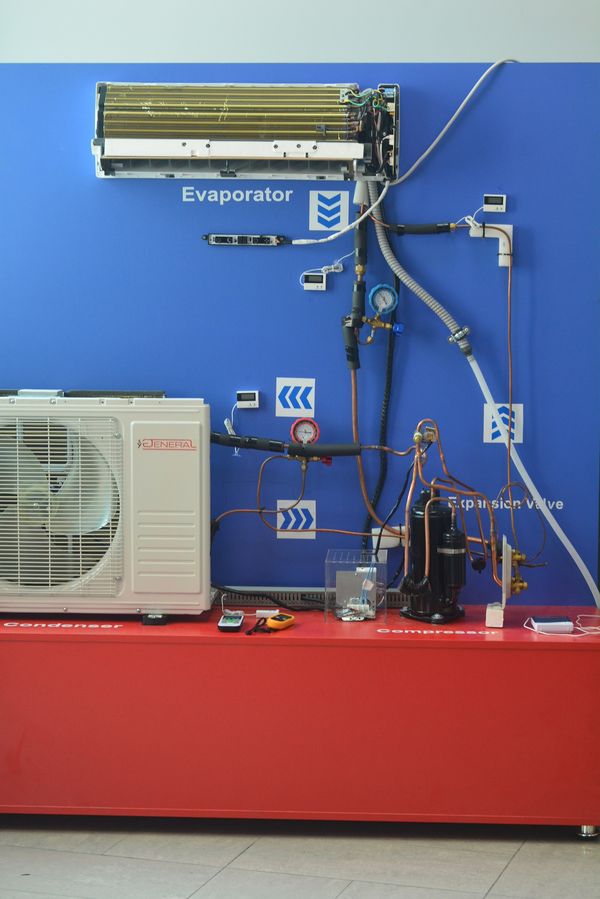 Refrigeration kit, compressor side